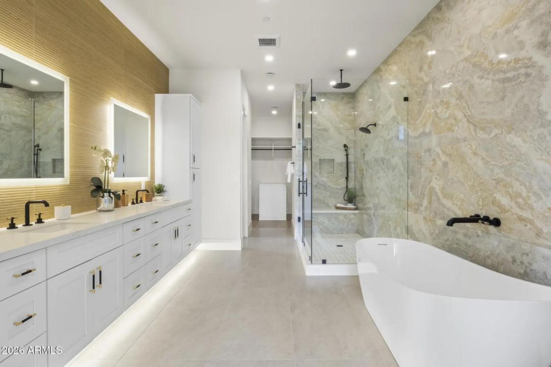 Real Estate Picture 17