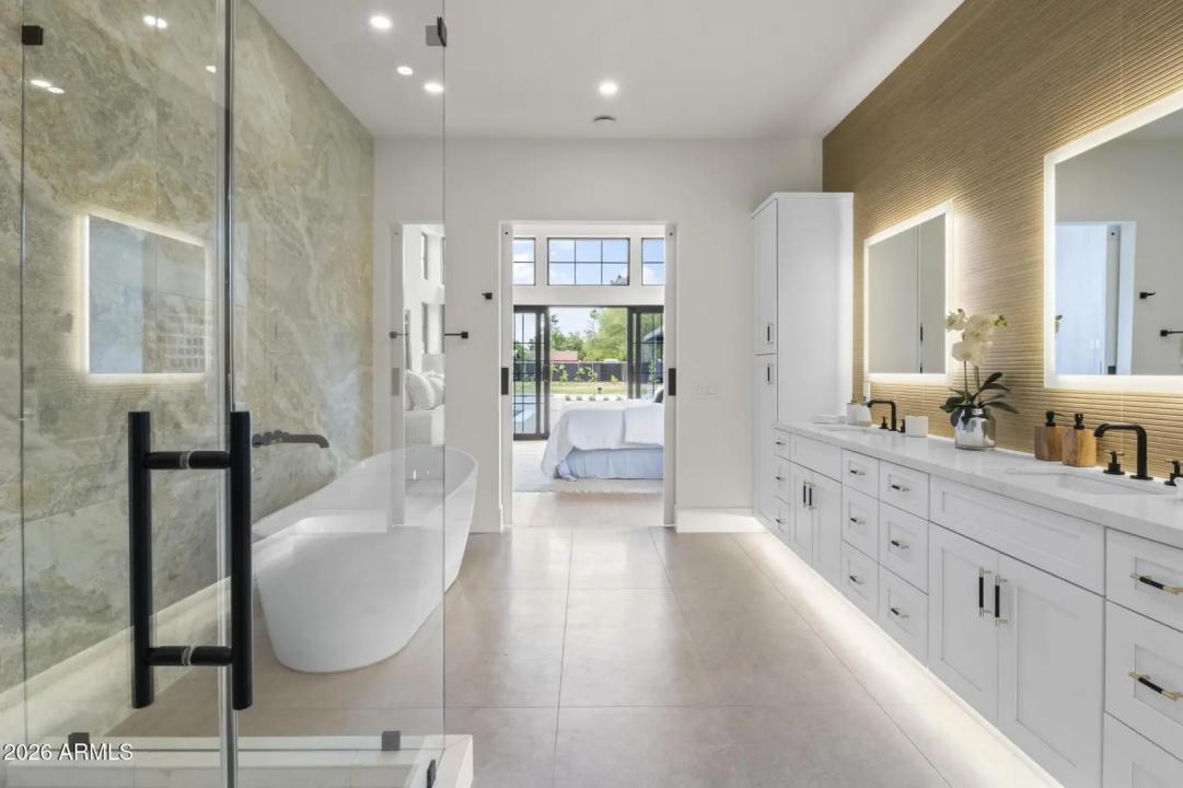 Real Estate Picture 18