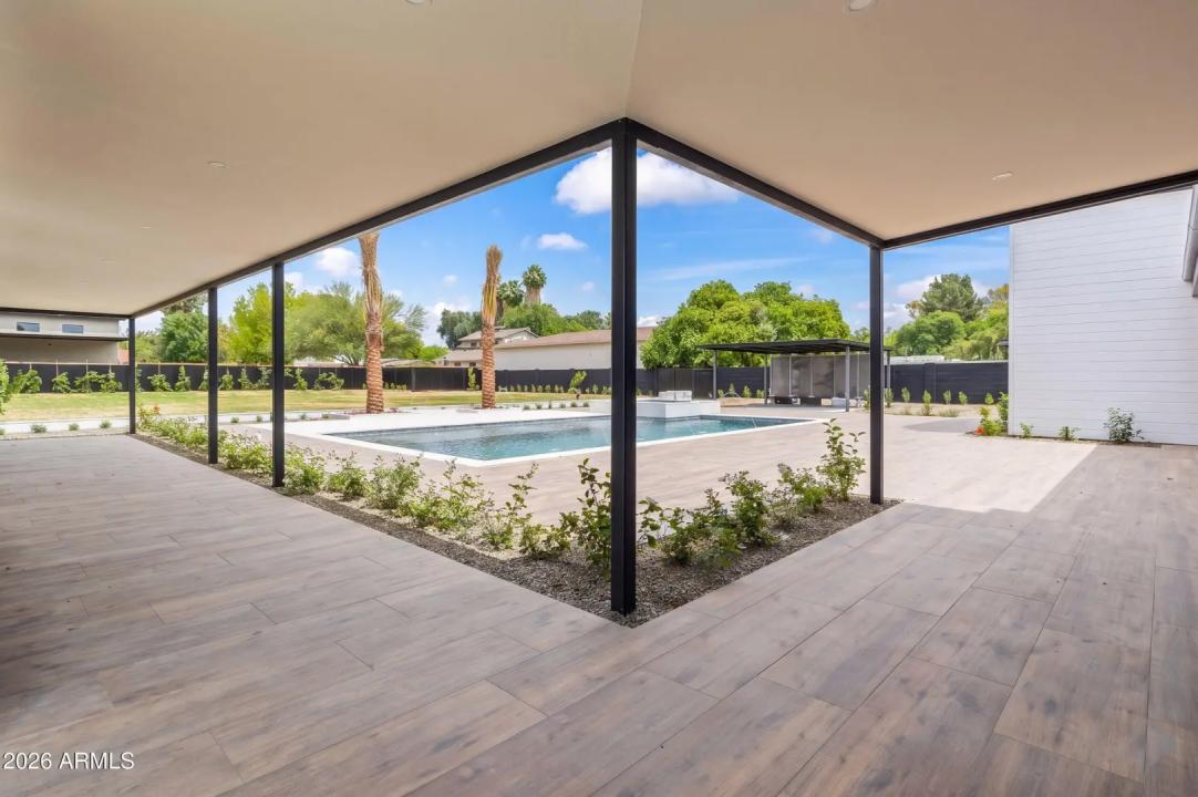 Real Estate Picture 26