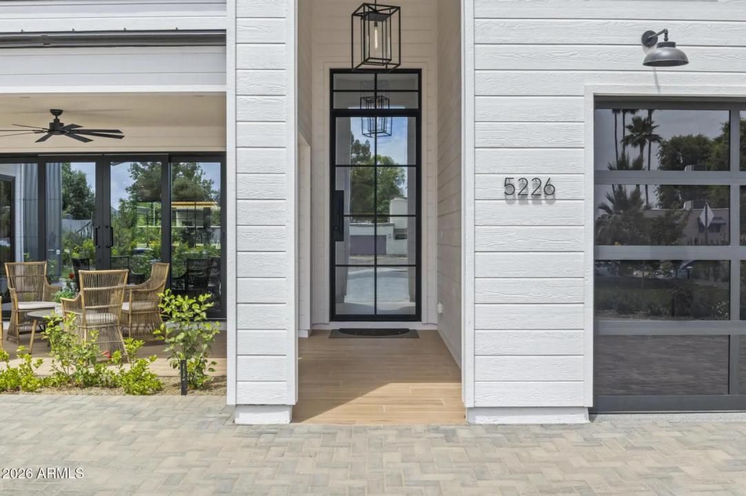 Real Estate Picture 4