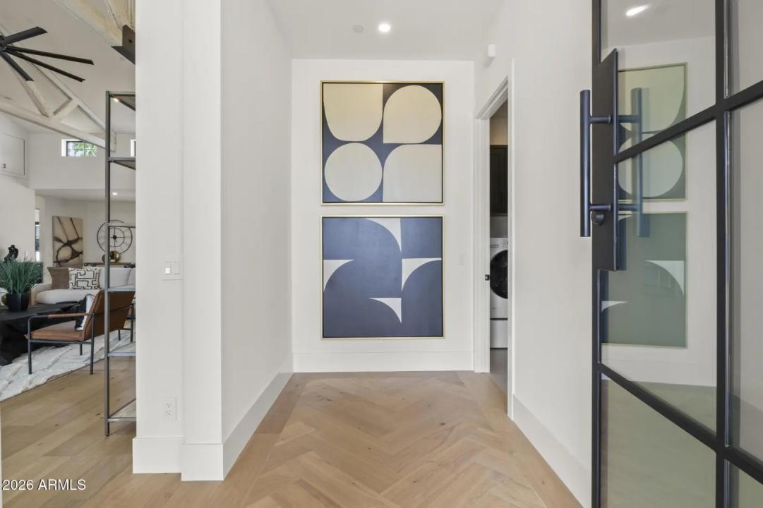 Real Estate Picture 5