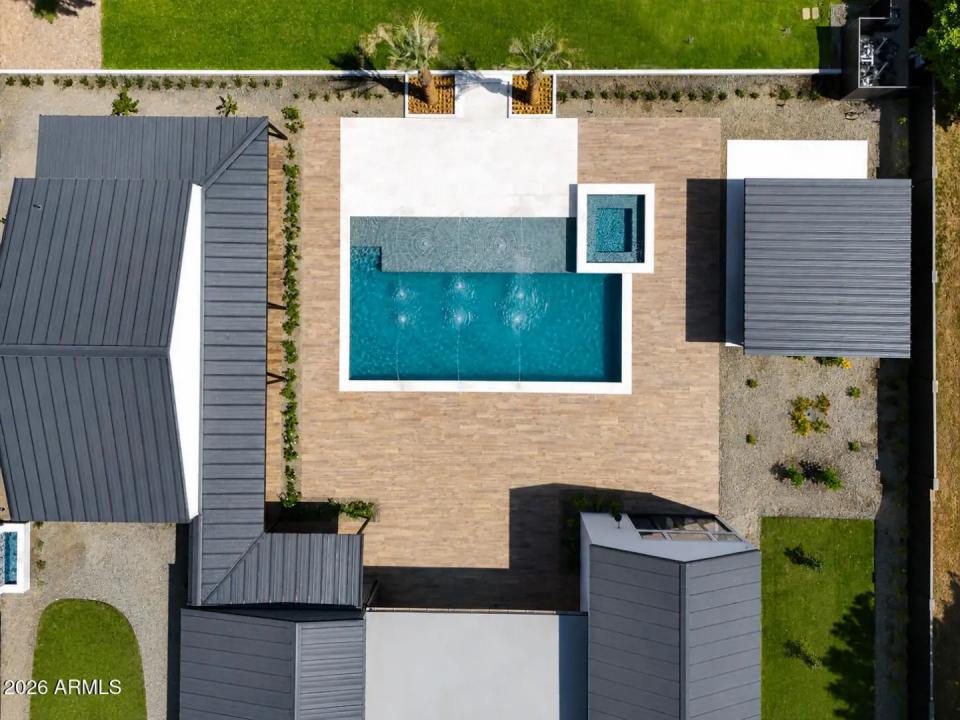 Real Estate Picture 37