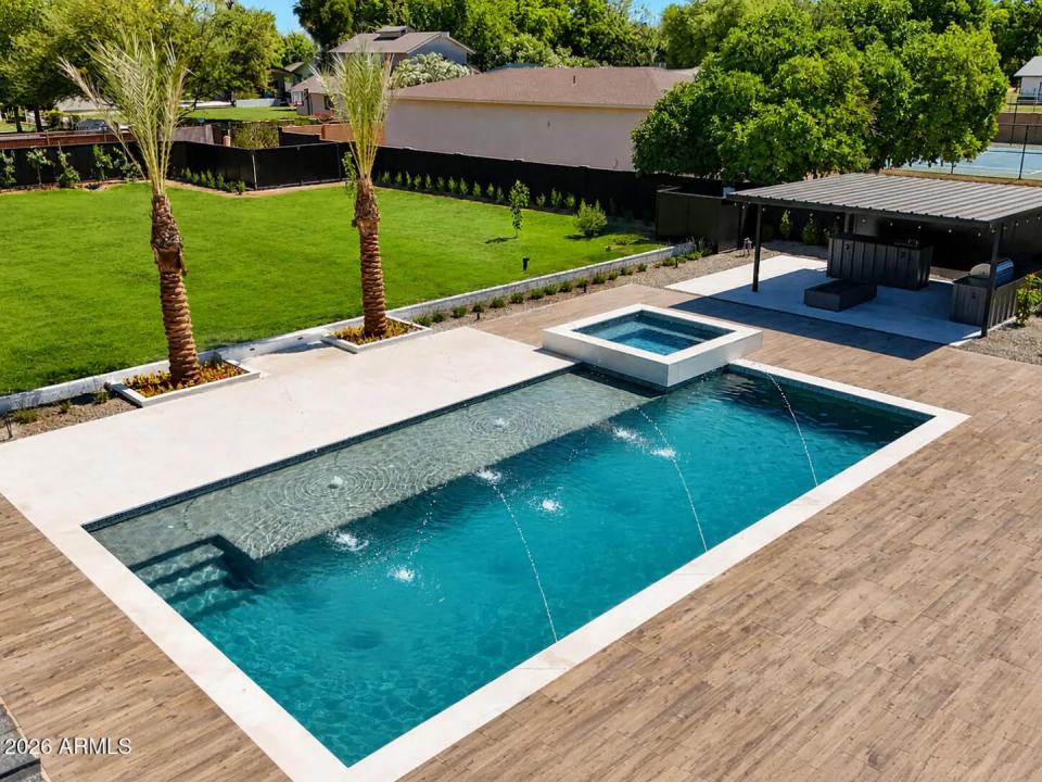 Real Estate Picture 25