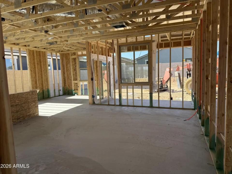 Real Estate Picture 3