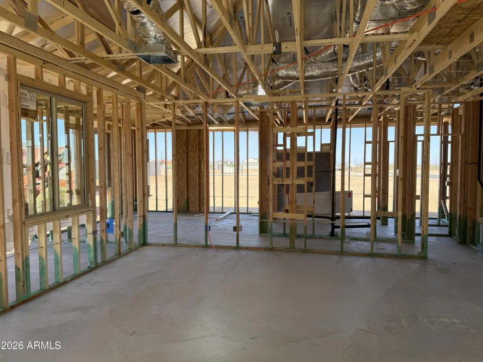 Real Estate Picture 4