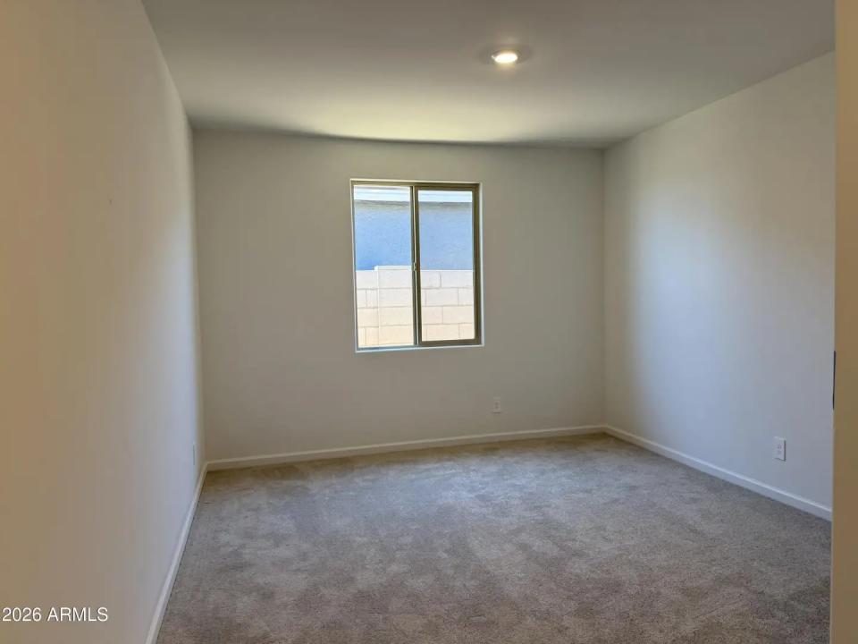 Real Estate Picture 7