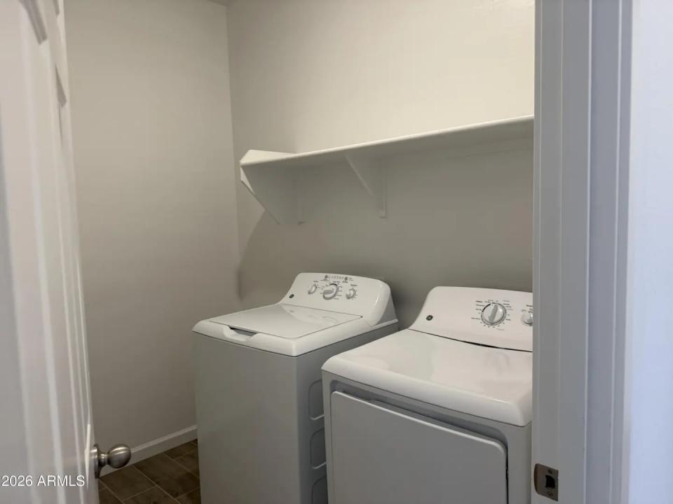 Real Estate Picture 8