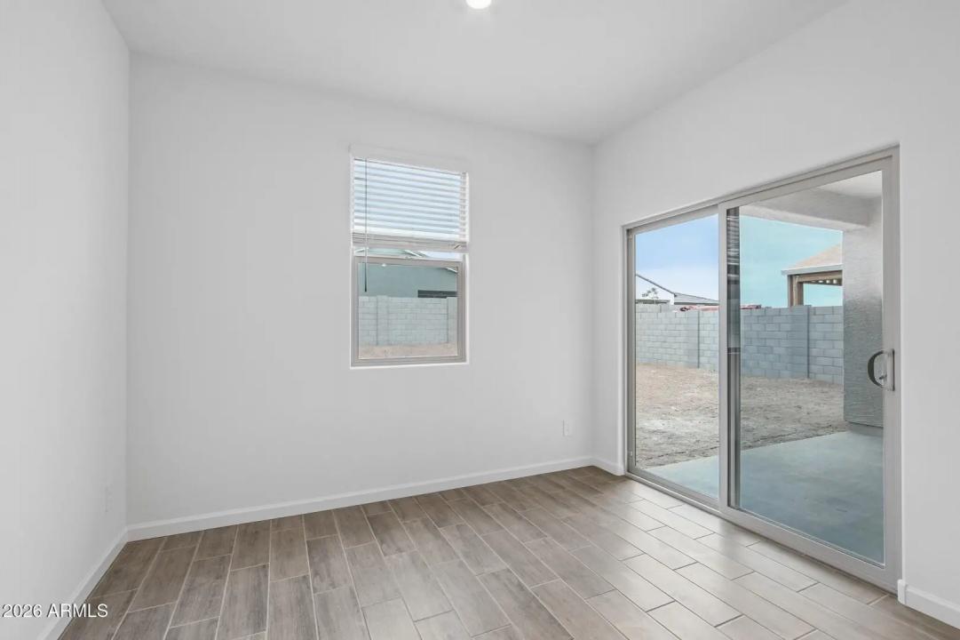 Real Estate Picture 8