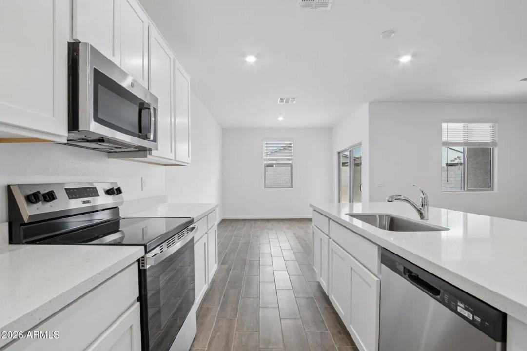 Real Estate Picture 12