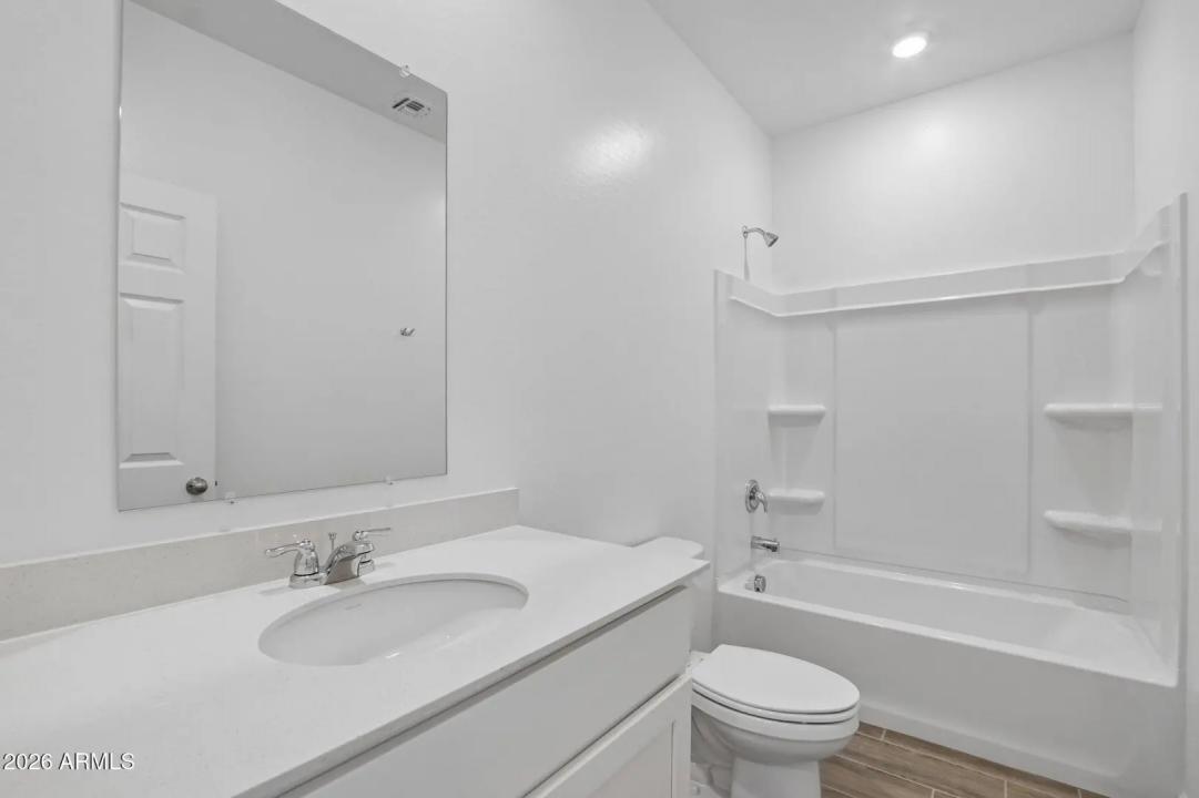 Real Estate Picture 15