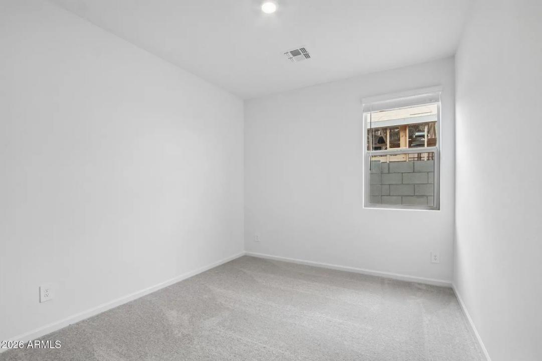 Real Estate Picture 16