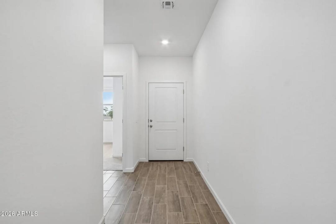 Real Estate Picture 18