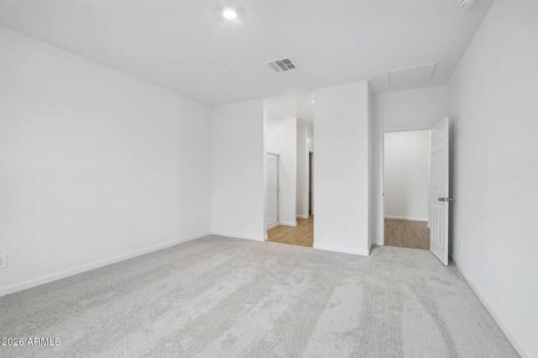 Real Estate Picture 24