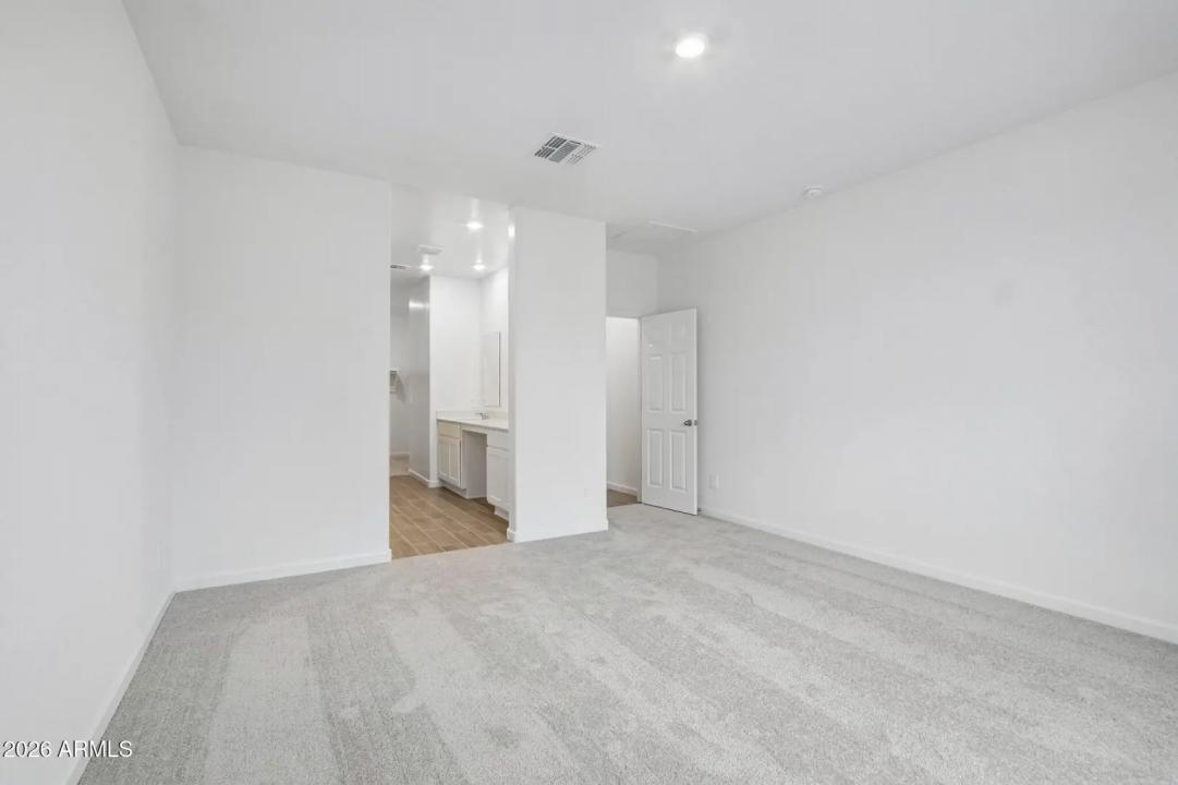 Real Estate Picture 25