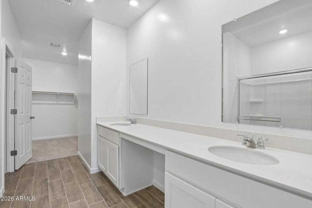 Real Estate Picture 26