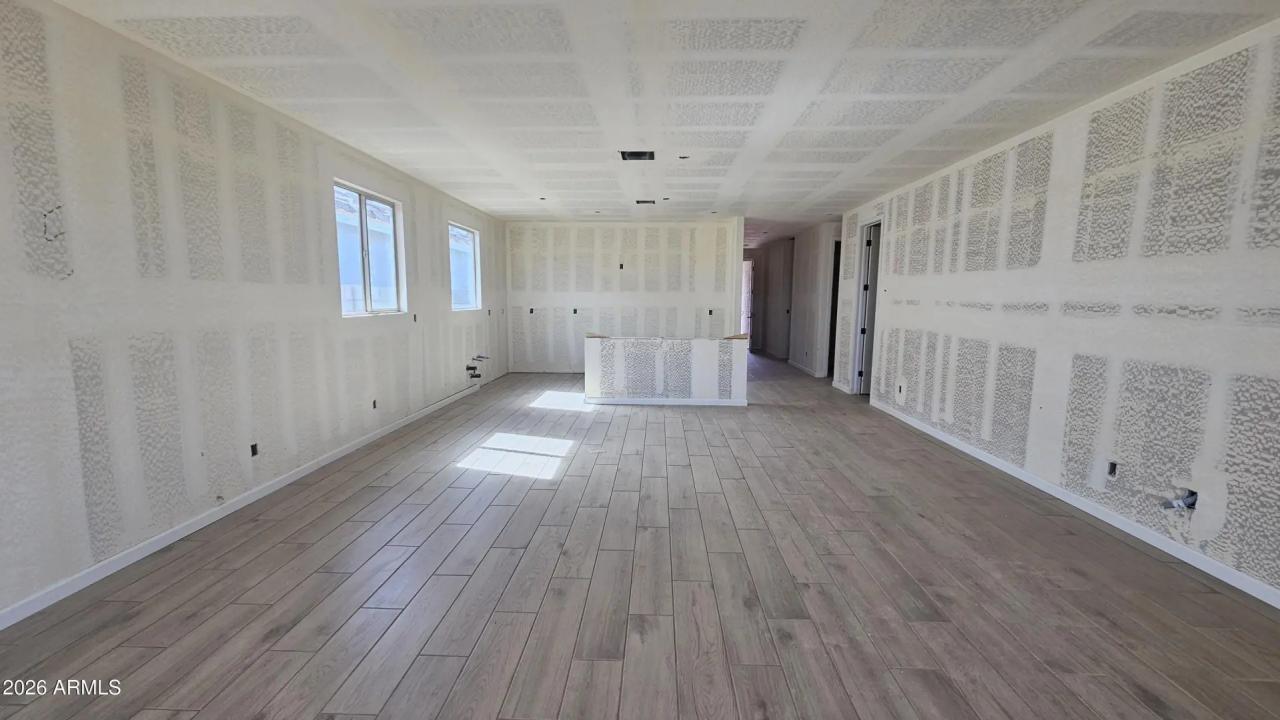 Real Estate Picture 4