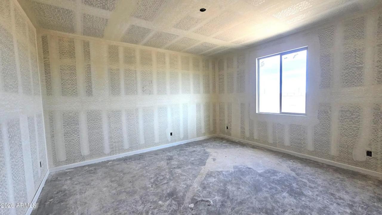 Real Estate Picture 11