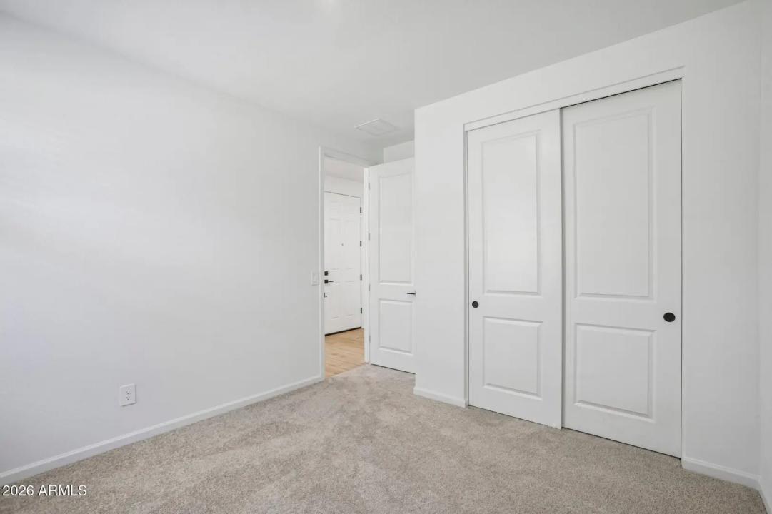 Real Estate Picture 14