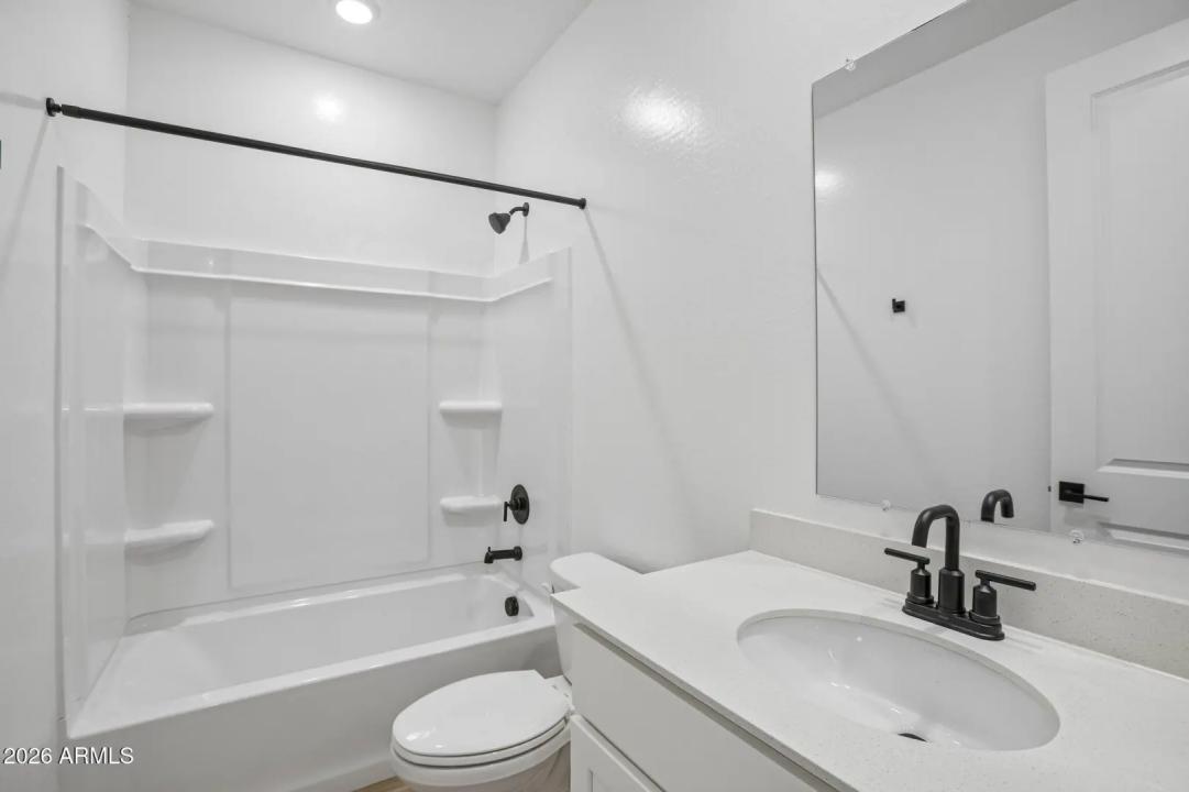 Real Estate Picture 15