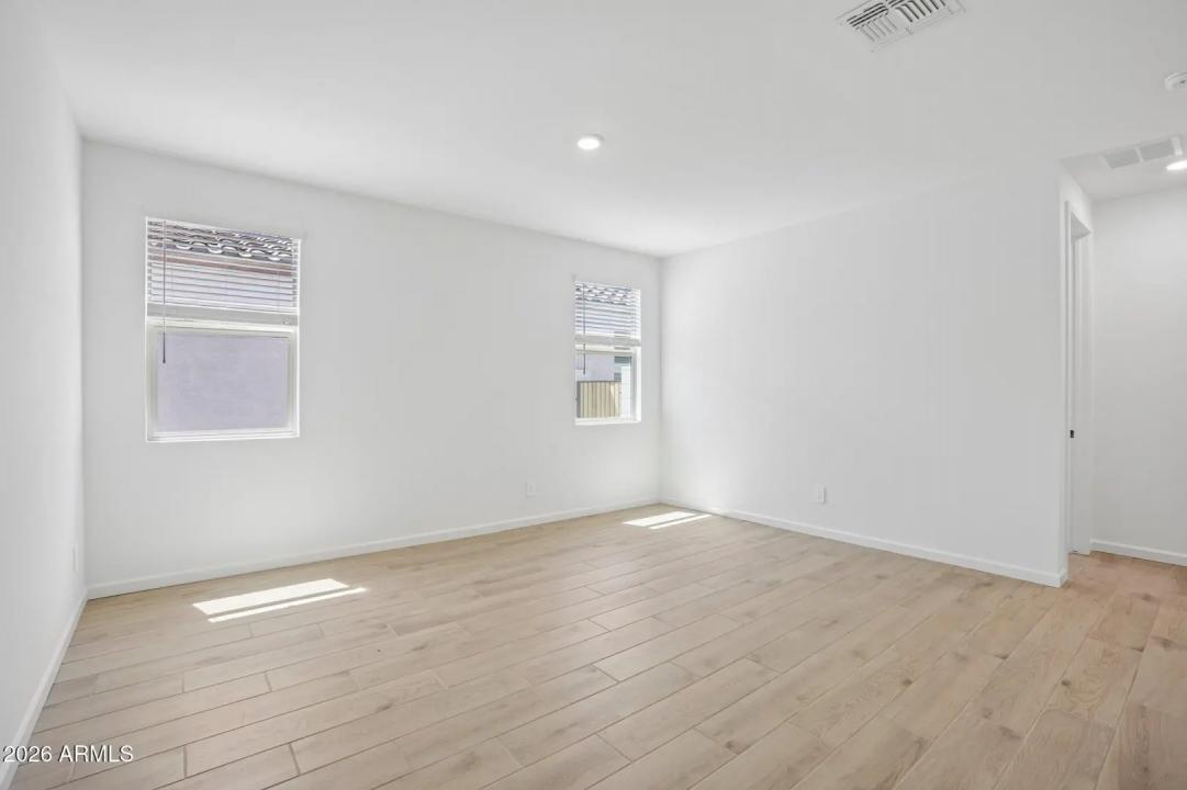 Real Estate Picture 19