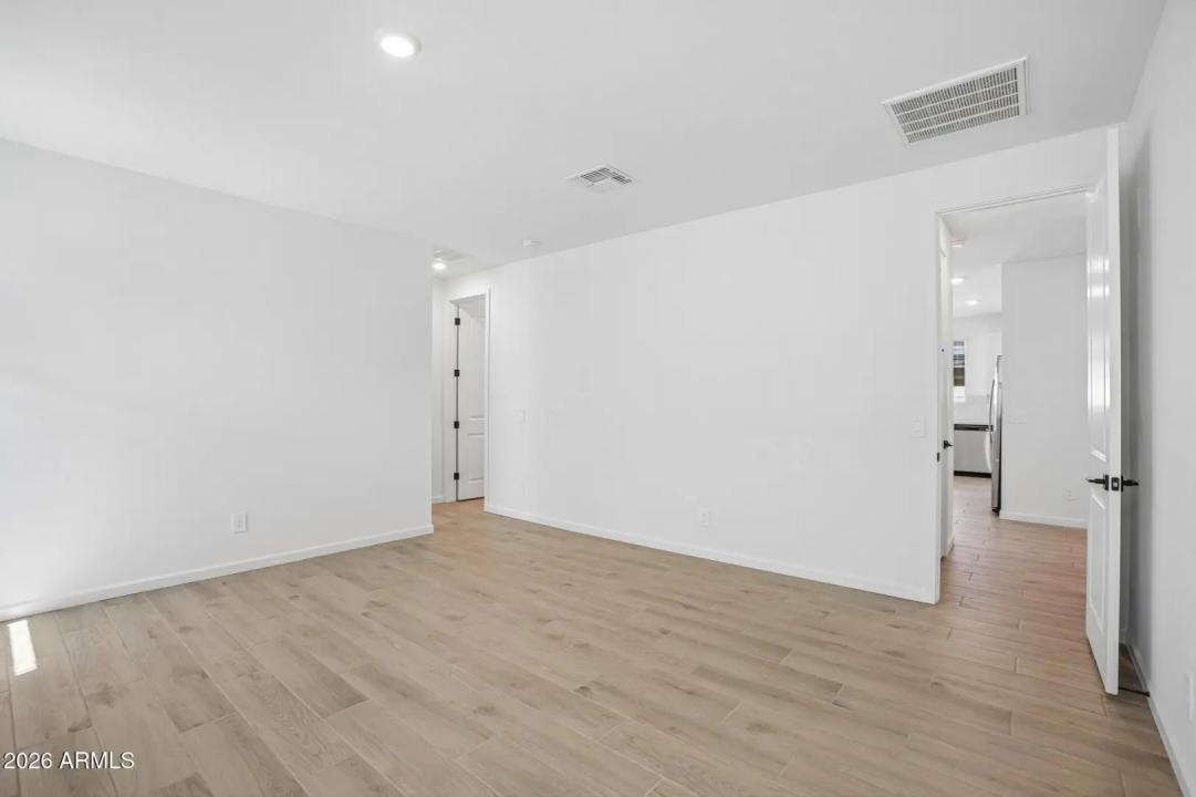 Real Estate Picture 20
