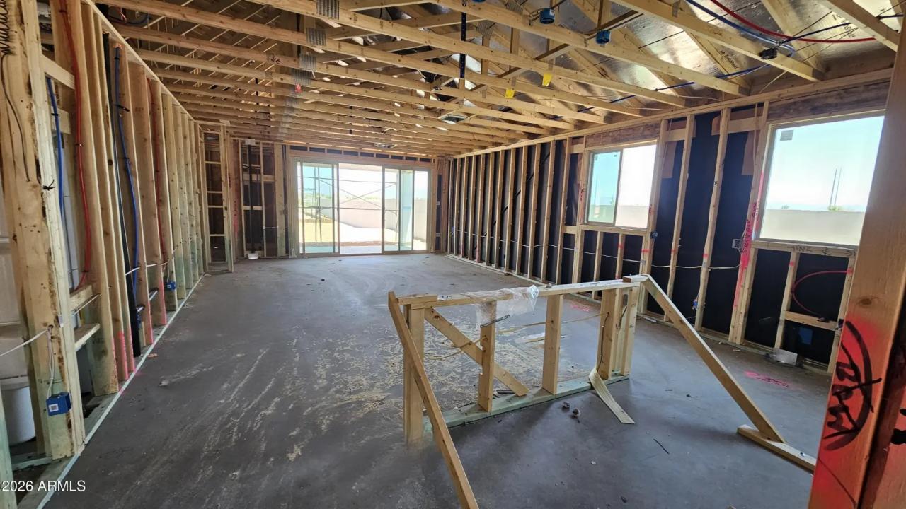 Real Estate Picture 3