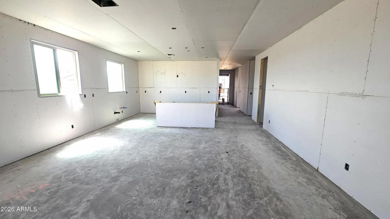 Real Estate Picture 3