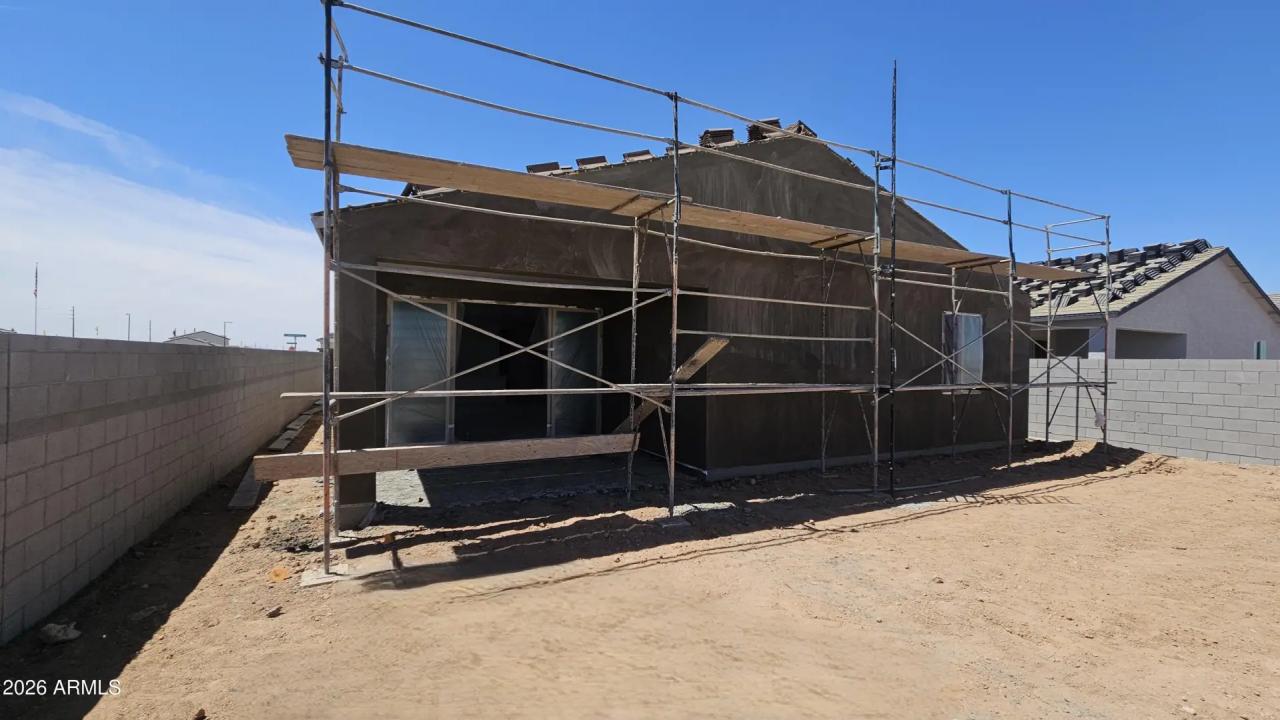 Real Estate Picture 4