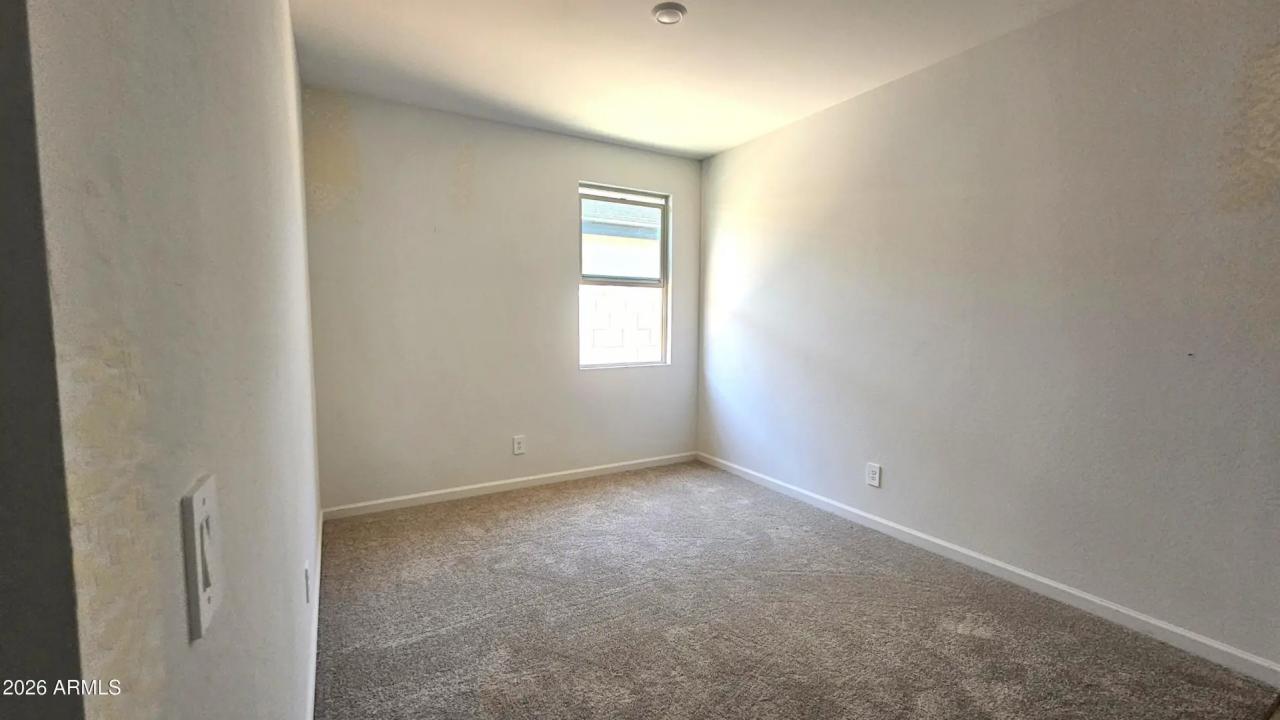 Real Estate Picture 7
