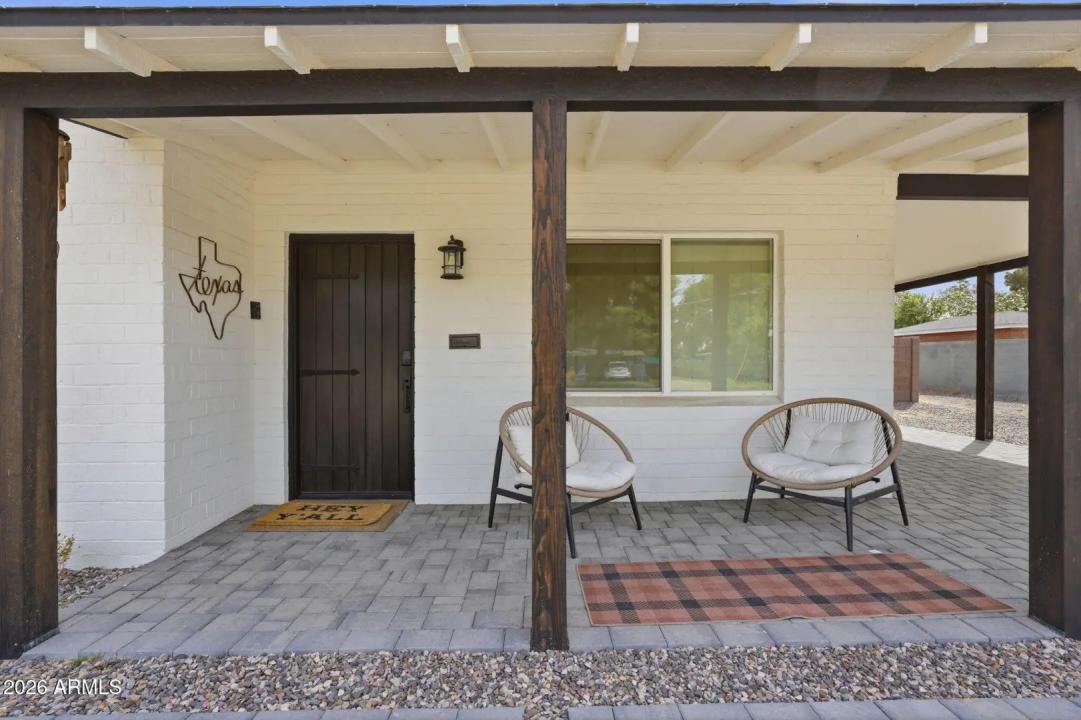 Real Estate Picture 4