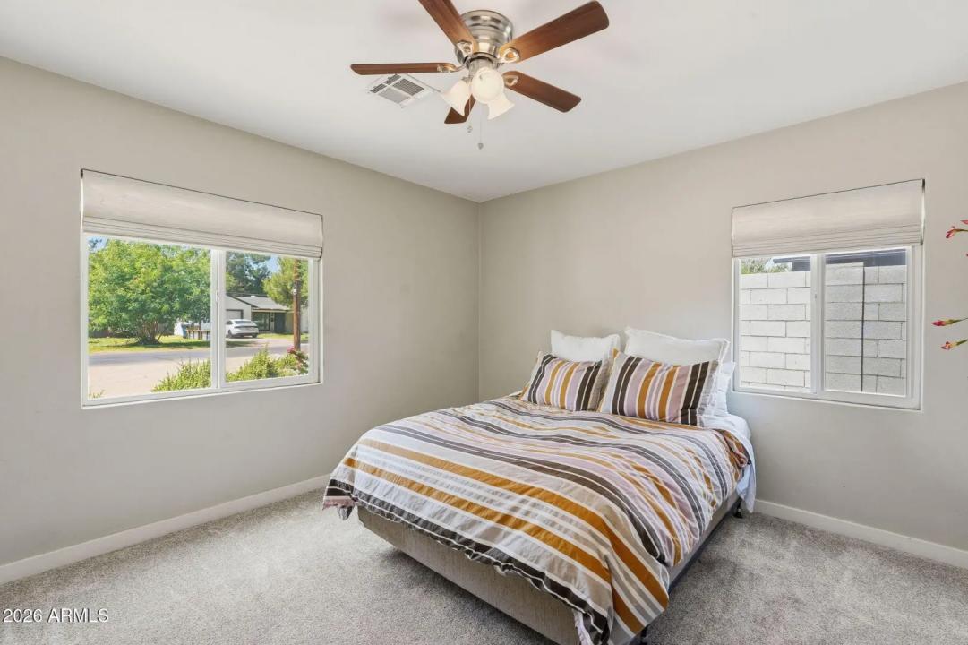 Real Estate Picture 16