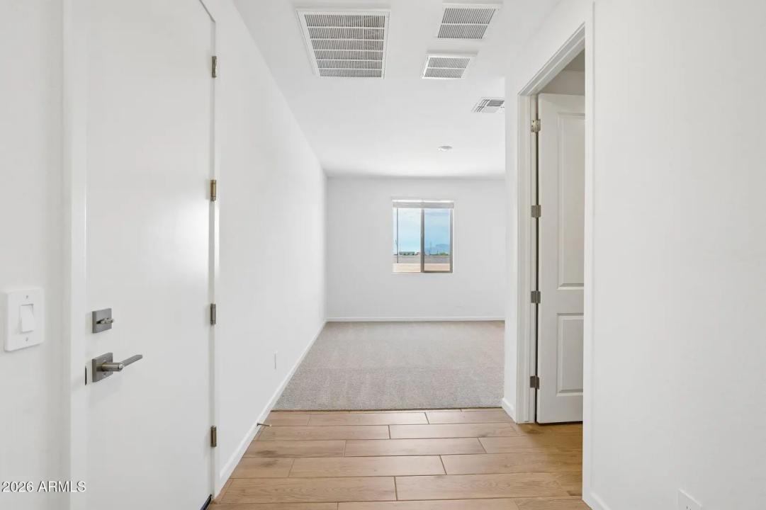 Real Estate Picture 3