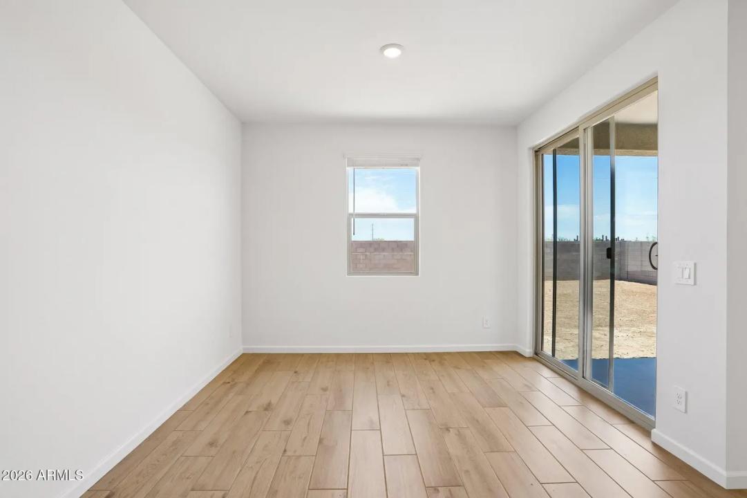 Real Estate Picture 5