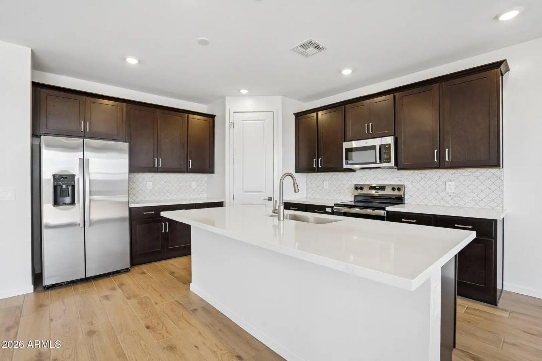 Real Estate Picture 7