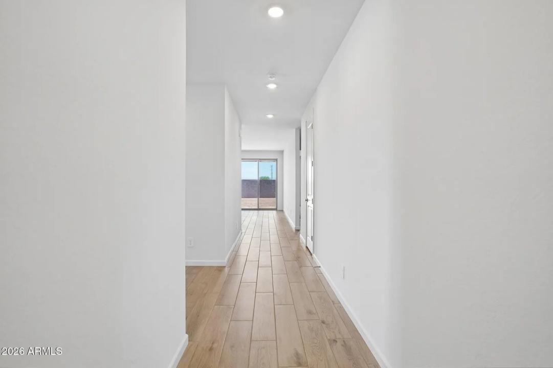 Real Estate Picture 16