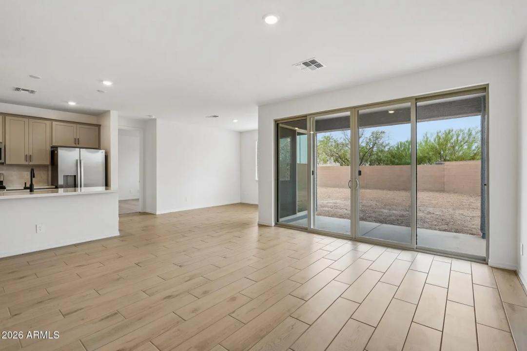 Real Estate Picture 13