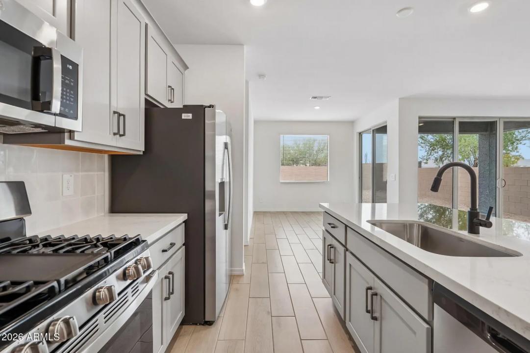 Real Estate Picture 16
