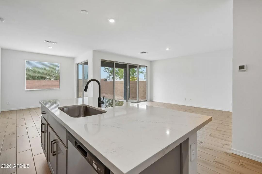 Real Estate Picture 17