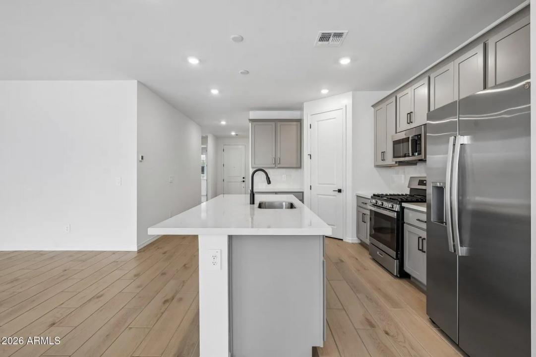 Real Estate Picture 20