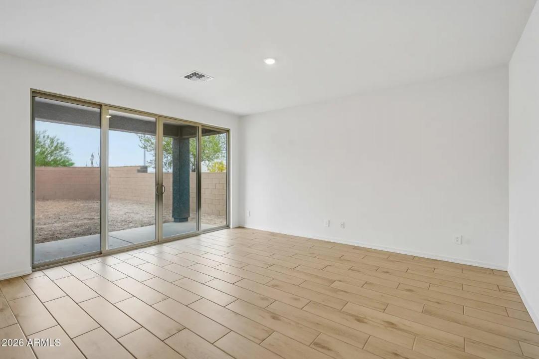 Real Estate Picture 27