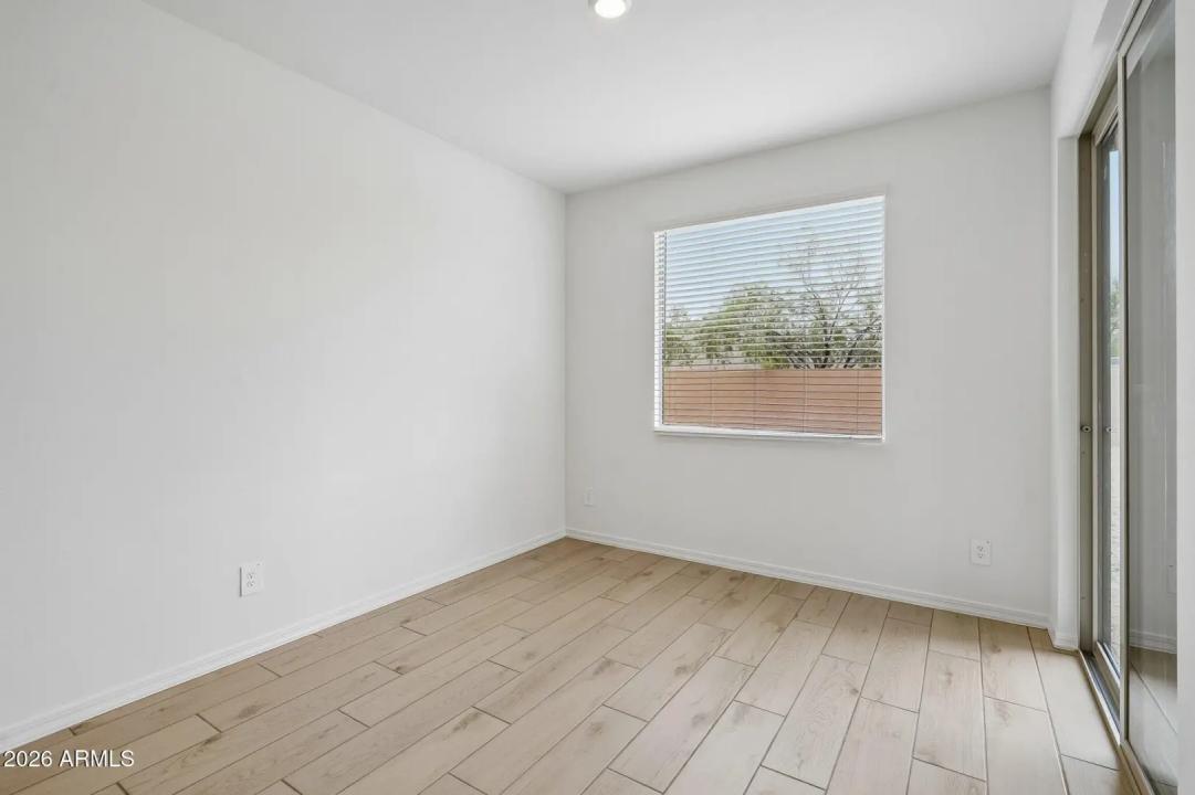 Real Estate Picture 28