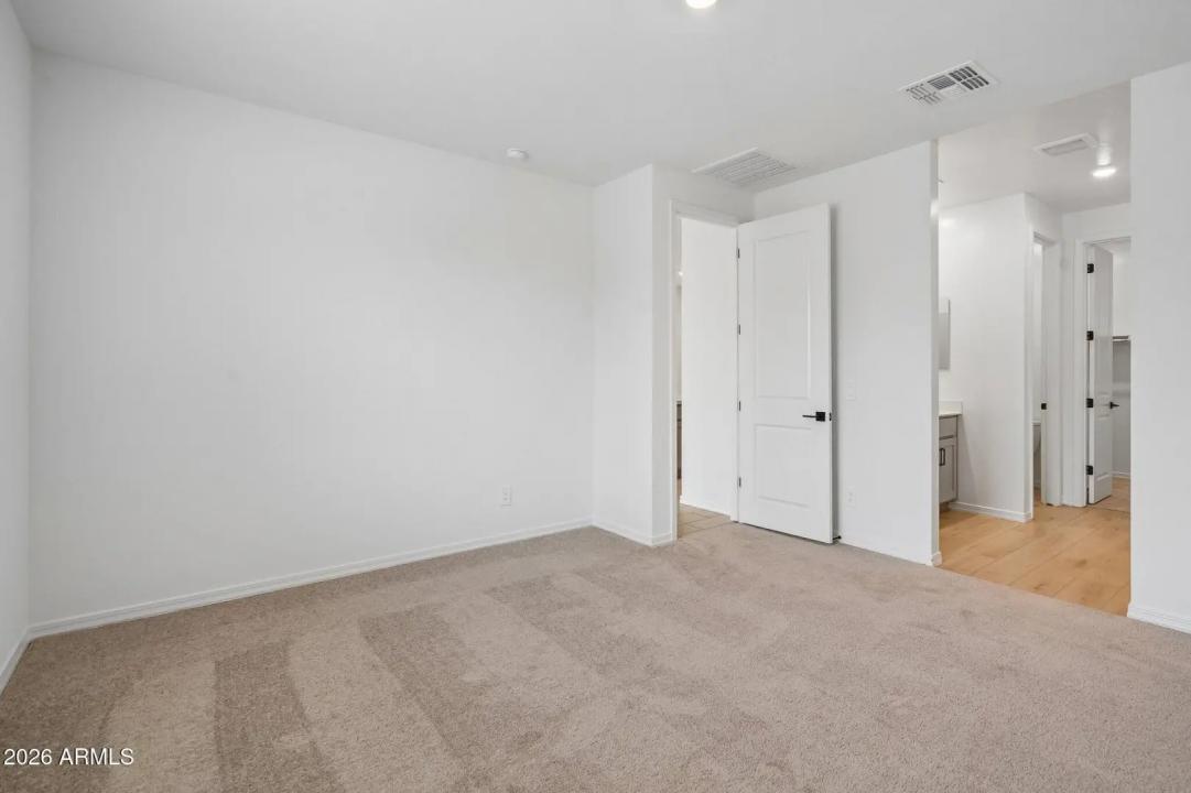 Real Estate Picture 32