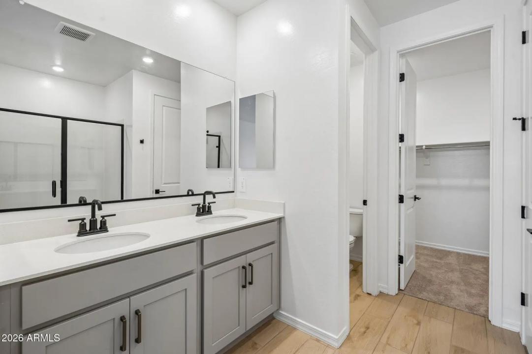 Real Estate Picture 33