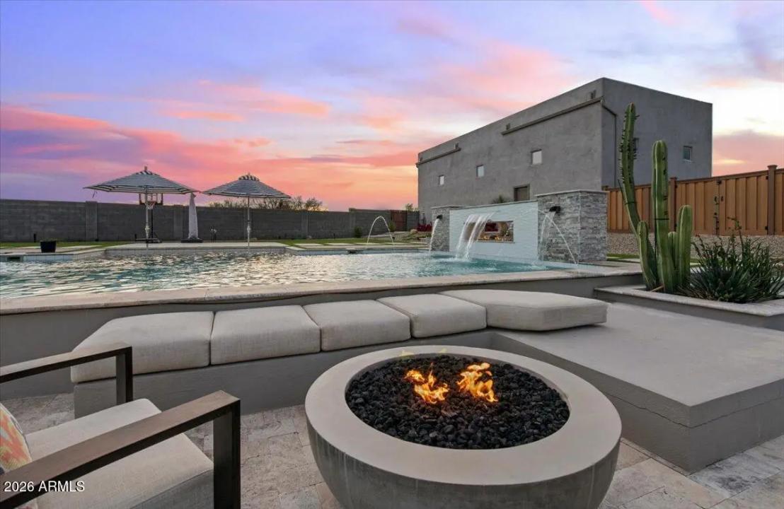 Real Estate Picture 7