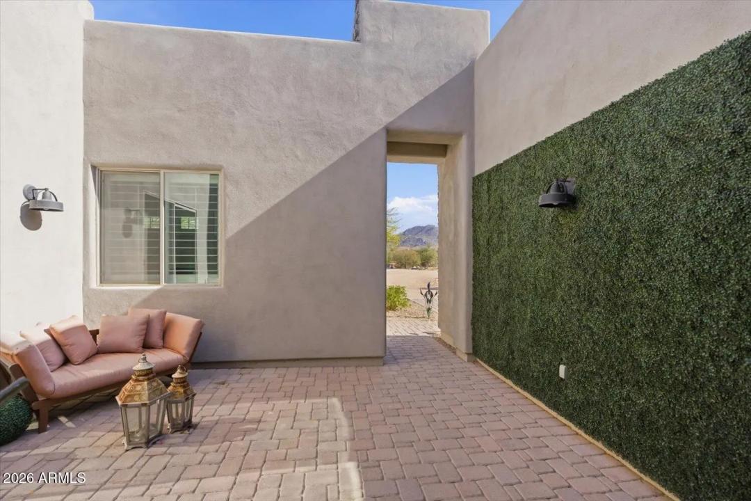 Real Estate Picture 50