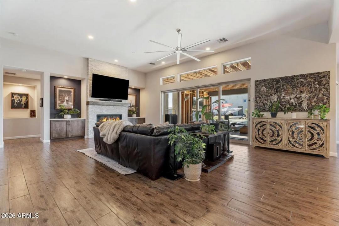 Real Estate Picture 19