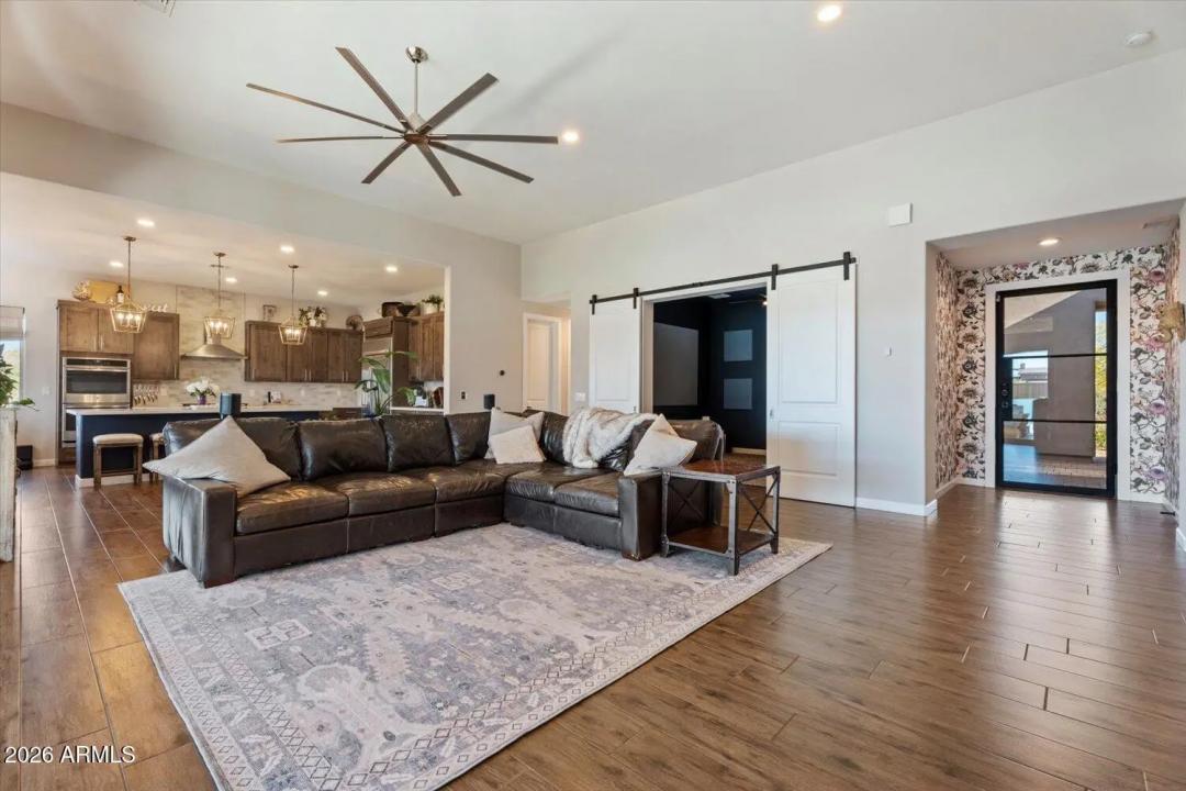 Real Estate Picture 20