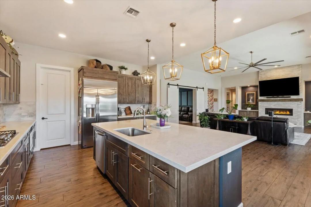 Real Estate Picture 25