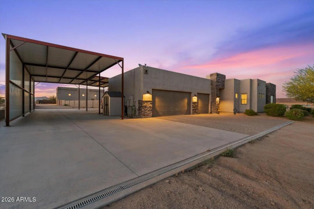 Real Estate Picture 16