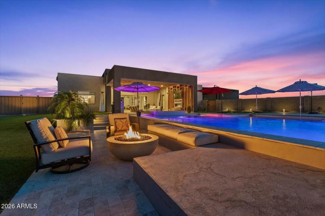 Real Estate Picture 8